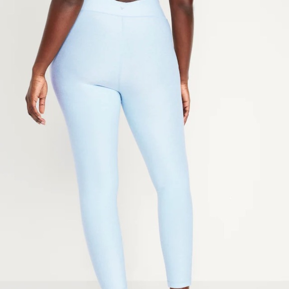 NWT OLD NAVY Extra High-Waisted Cloud+ 7/8 Leggings Color: Microchip SIZE LARGE - Picture 6 of 7